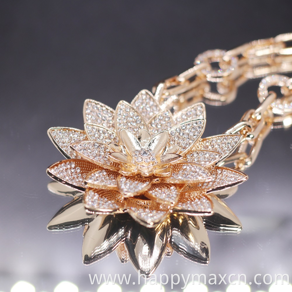 2022 new arrival fashion gold plating large flower necklace for women